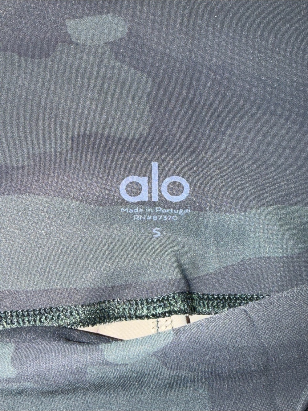 ALO Yoga Camo Leggings in Green and Black size small